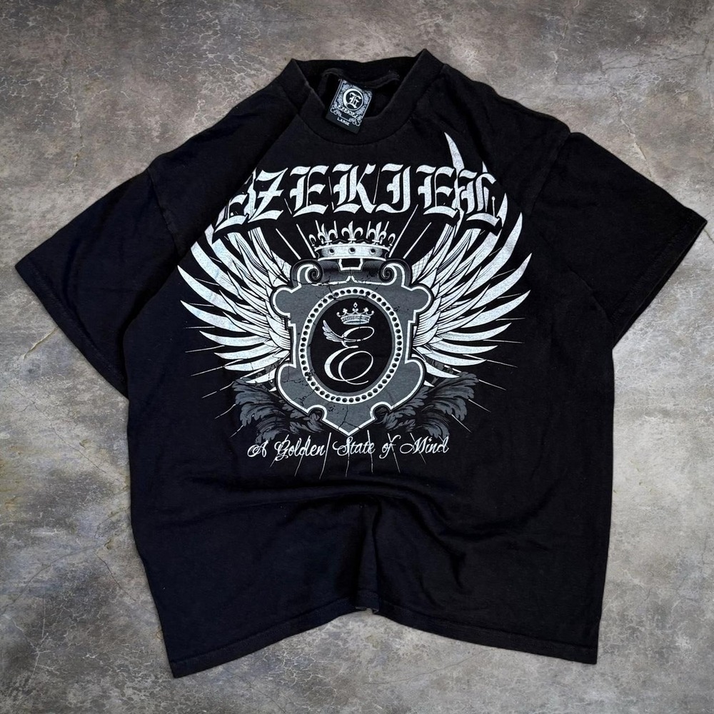 Vintage 2000s Ezekiel Wings Graphic Tee Men's Size Large Skater Grunge Goth Y2K